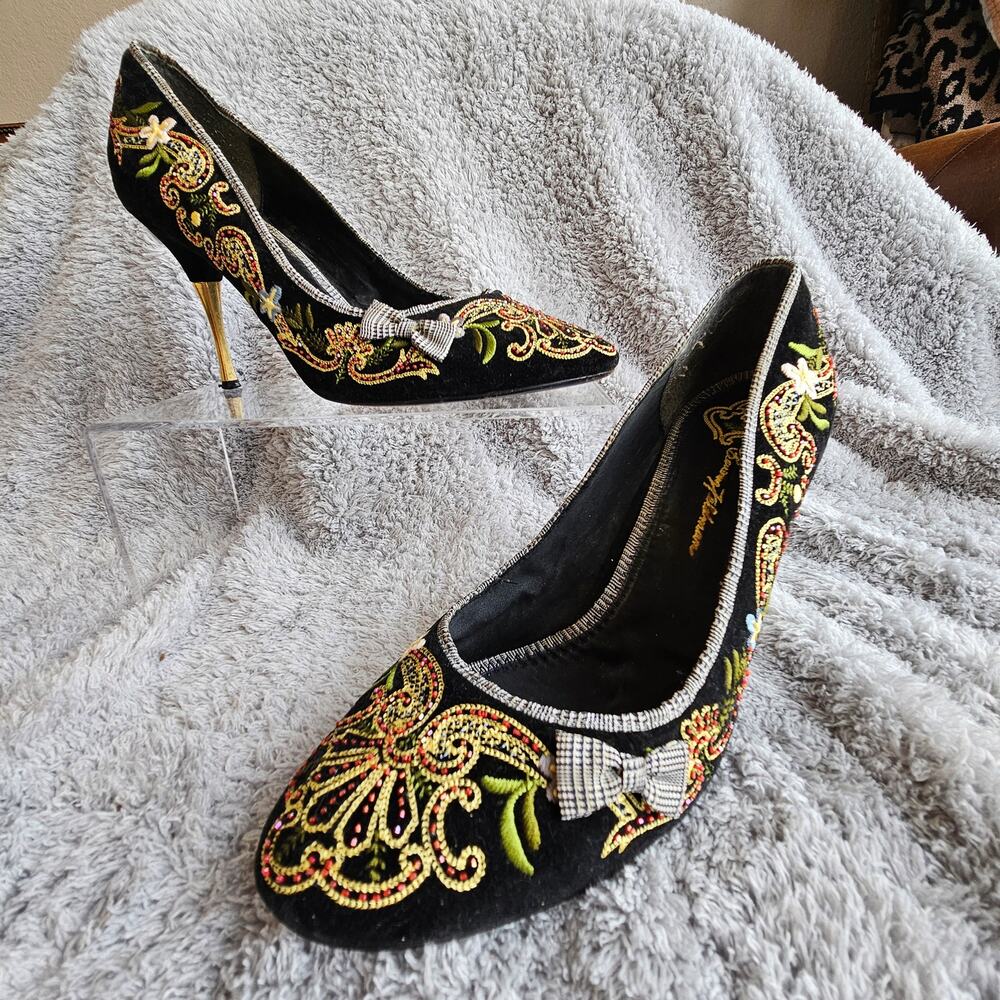 VTG Beverley Feldman Women's Floral Velvet‎ Bow Beaded Pump Heels Size 9M Black